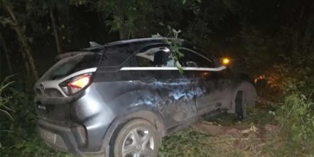 तेज रफ्तार ने छीने दो शिक्षक, कार हादसे में दो घायल, हालत नाजुक