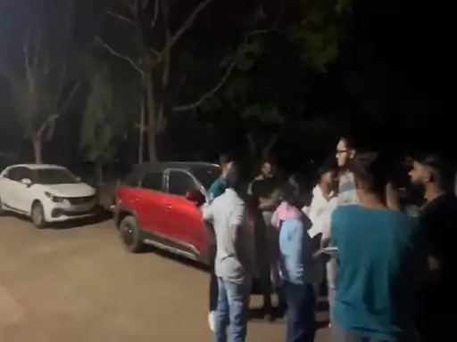 रुंगटा कॉलेज फेस्ट में हंगामा: भाजपा नेता के बेटे ने छात्र से की मारपीट, गाड़ी में तोड़फोड़