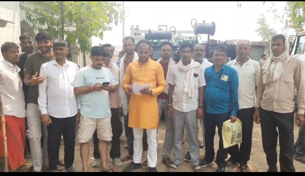 विद्युत समस्या को लेकर गुस्साए लोगों ने बिजली घर का किया घेराव…