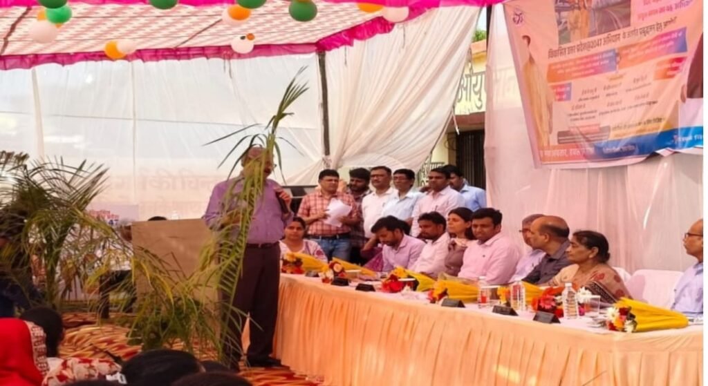 विकसित उत्तर प्रदेश–विकसित आगरा @2047 अभियान के तहत वाजिदपुर में गोष्ठी का आयोजन