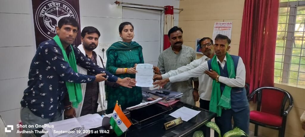 भारतीय किसान यूनियन अराजनैतिक ने बाढ़ से नष्ट हुई फसल के मुआवजे के लिए एसडीएम को सौंपा ज्ञापन