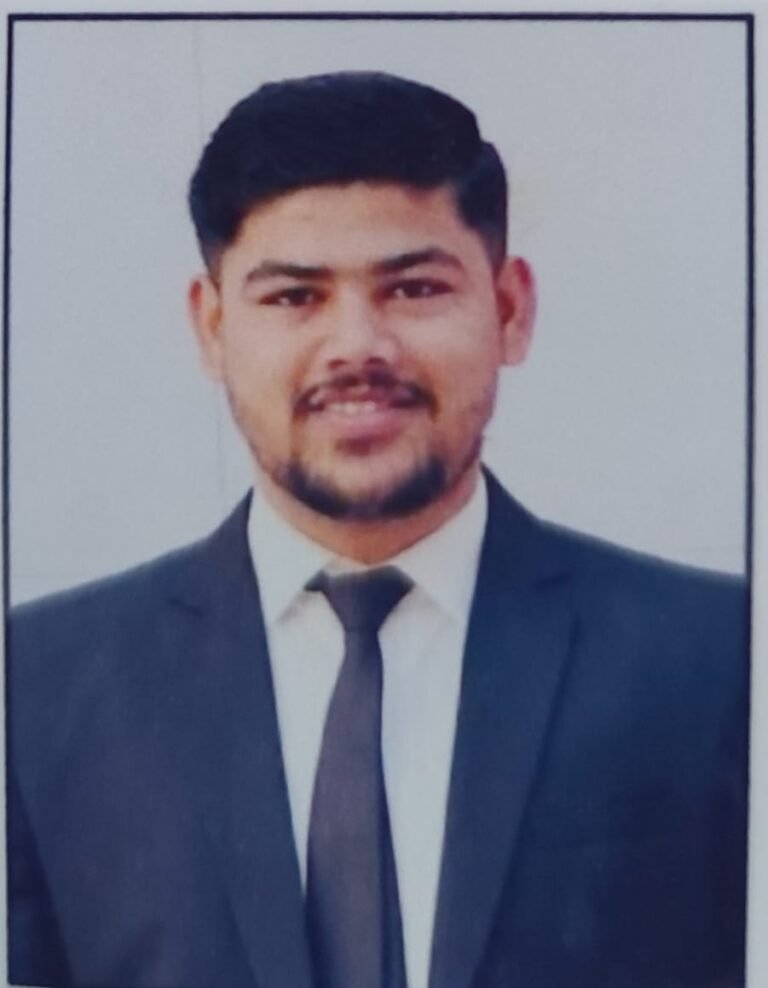 गढ़ी उदयराज के अभय पाठक ने दिल्ली विश्वविद्यालय में लहराया परचम