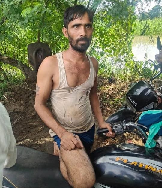 डौकी के मेहरा नाहरगंज में साहसी युवक जयराम ने दिखाई बहादुरी – दो युवकों की बचाई जान, ग्रामीणों ने सम्मान की रखी मांग