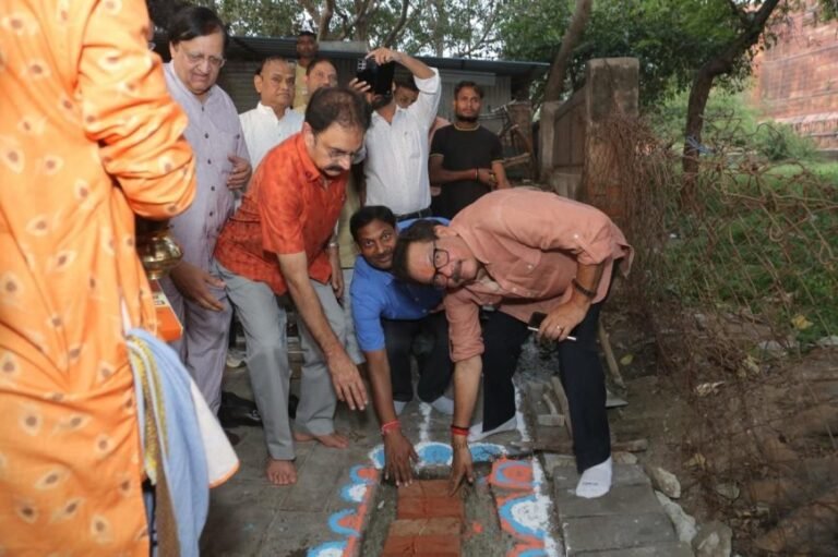 आगरा फोर्ट रेलवे स्टेशन के पास बनेगा आधुनिक सुलभ टॉयलेट, महिलाओं और दिव्यांगों के लिए विशेष सुविधाएँ
