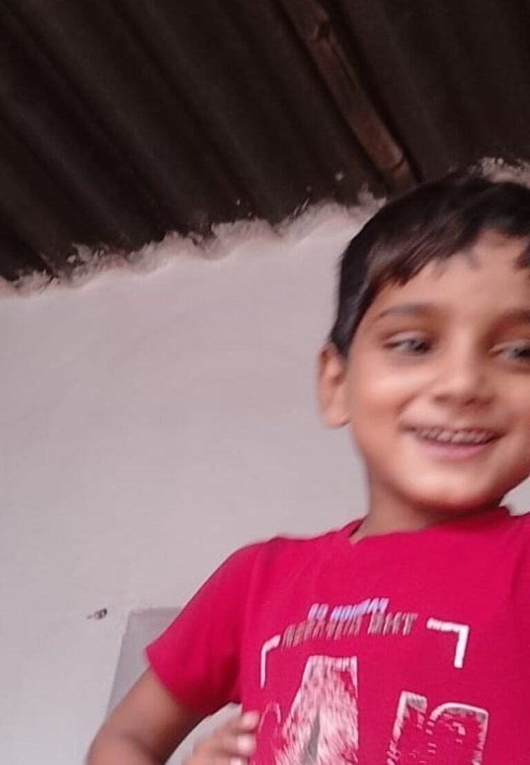 आगरा: खेलते-खेलते 40 फीट गहरे कुएं में गिरा मासूम, घंटों चला रेस्क्यू ऑपरेशन, गांव में पसरा मातम