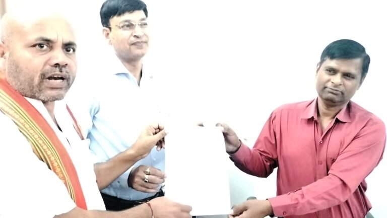 राष्ट्रीय राजमार्ग सड़क निर्माण में फर्जीवाड़ा का आरोपः सुदामा पाण्डेय ने सौंपा ज्ञापन, जांच, कार्यवाही की मांग