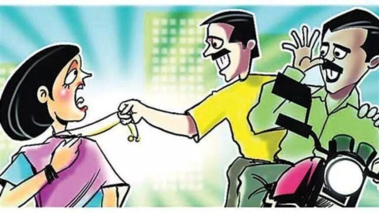 आगरा: पालीवाल पार्क में दिनदहाड़े महिला शिक्षक की चेन झपटकर लुटेरे फरार, सुरक्षा पर सवाल