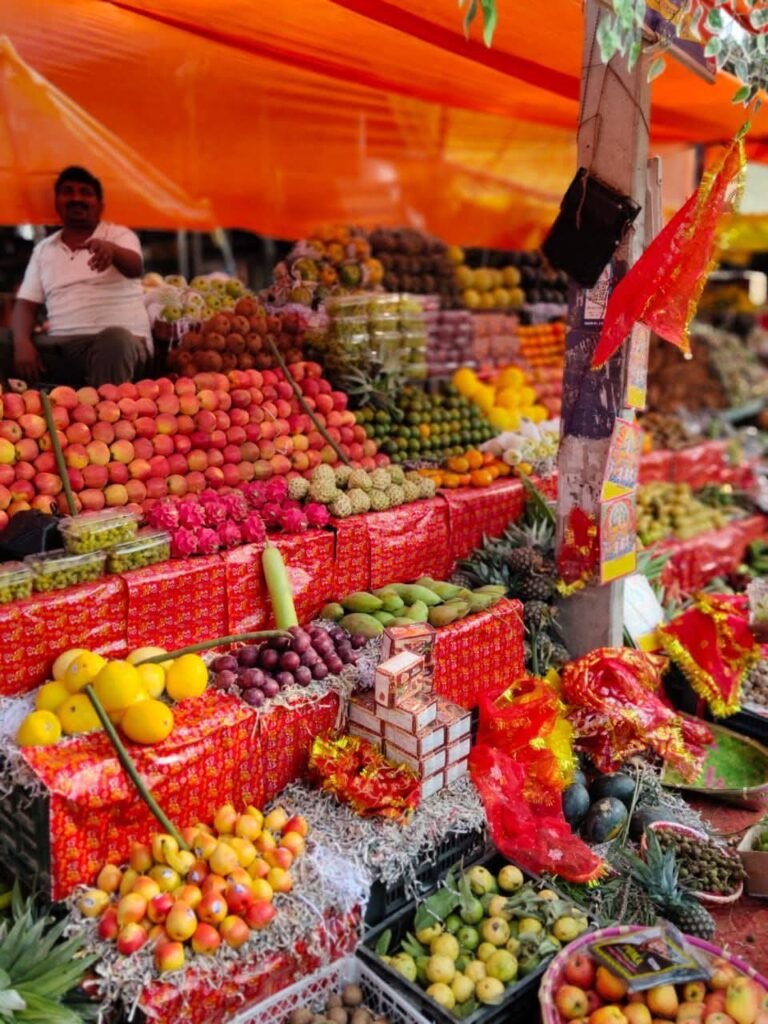 छठ के दूसरे दिन “खरना” पर दिखी रौनक,श्रद्धा और उत्साह से सराबोर रहा बाजार