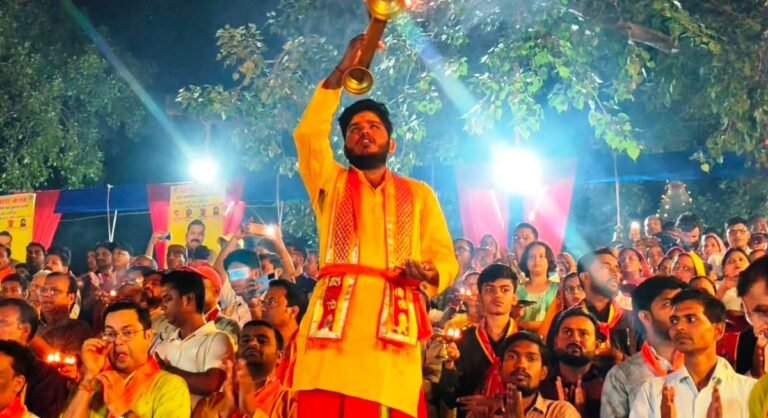 कुंआनों आरती में उमड़ी आस्था, जीवन दायिनी नदी को प्रदूषण से मुक्ति दिलाने का संकल्प