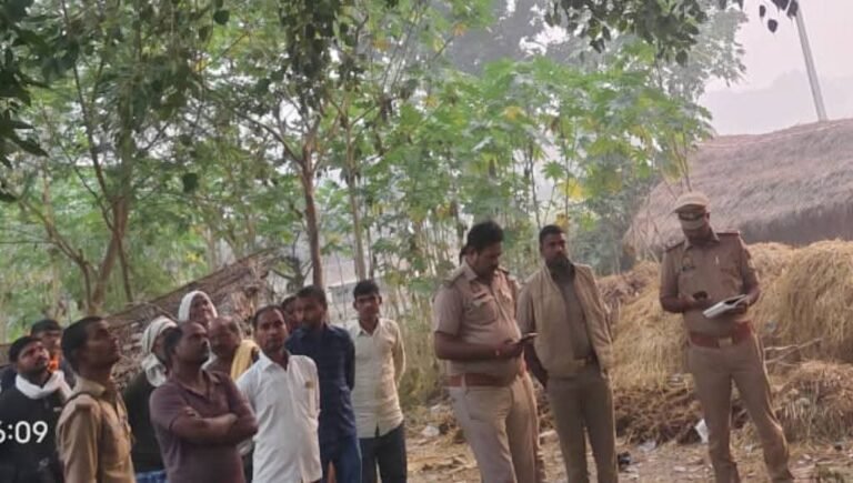 मंधरपुर में युवक ने पीपल के पेड़ से फांसी लगाकर दी जान, गांव में मचा हड़कंप