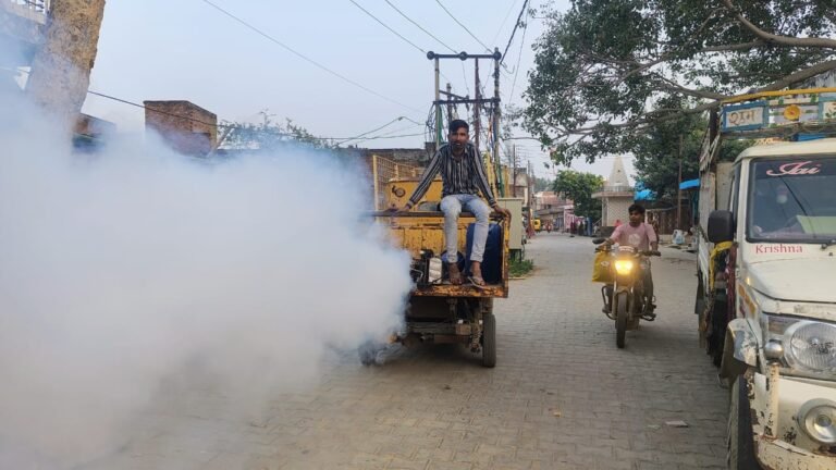 फतेहाबाद में मच्छरों से बचाव को नगर पंचायत का बड़ा अभियान — पूरे कस्बे में फॉगिंग कराई