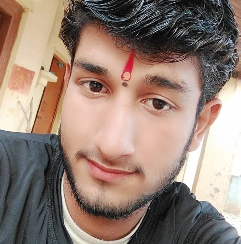 सड़क दुघर्टना में युवक की मृत्यु,तीन घायल