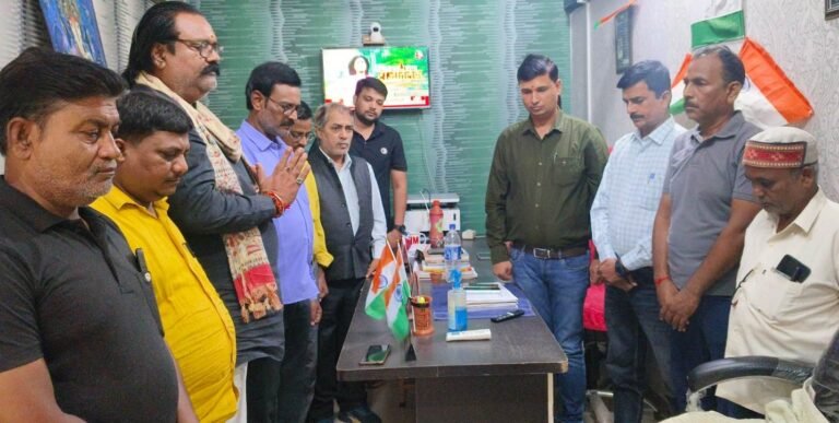 पत्रकारों को पित्रशोक, एन.पी.सी. ने दी श्रद्धांजलि
