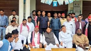 आगरा: सपा सांसद रामजीलाल सुमन का मायावती पर तीखा प्रहार, बोले- बसपा को खत्म करने के लिए वे खुद काफी हैं; आंबेडकर प्रतिमा क्षति पर जताया रोष