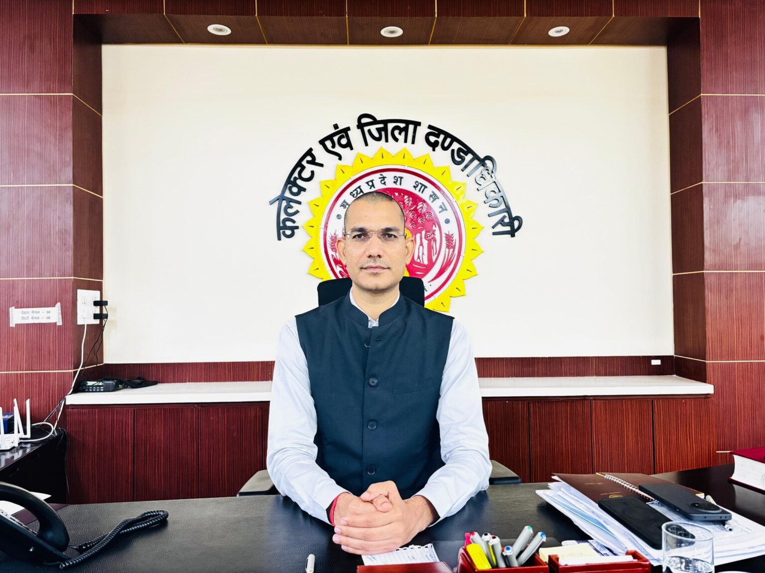 मुरैना: कलेक्टर श्री लोकेश कुमार जांगिड ने मतदाताओं से की अपील, बी.एल.ओ. को सही जानकारी देकर अभियान को सफल बनायें