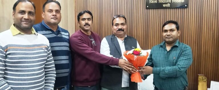 नवागत जिला विद्यालय निरीक्षक का शारीरिक शिक्षकों ने किया स्वागत