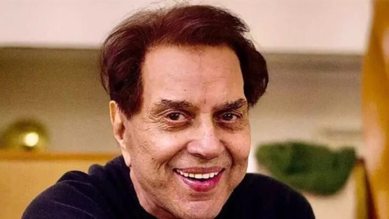 आगरा में शोक की लहर: बॉलीवुड के ‘ही-मैन’ धर्मेंद्र के निधन पर ताजमहल देखने की अधूरी हसरत रह गई अधूरी