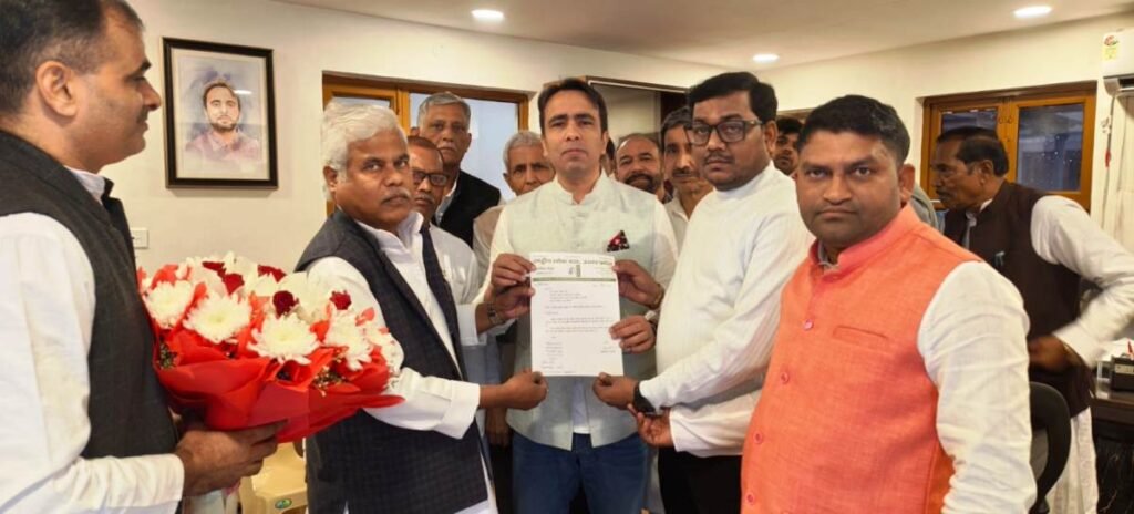 केन्द्रीय मंत्री जयन्त चौधरी से बस्ती में स्पोटर्स कालेज खोले जाने की मांग, सौंपा पत्र