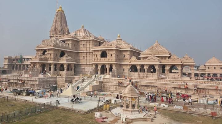 25 नवंबर को सुबह शुभ मुहूर्त पर 191 फीट की ऊंचाई पर जब धर्मध्वज लहराएगा तो राम मंदिर की शोभा और भी बढ़ जाएगी