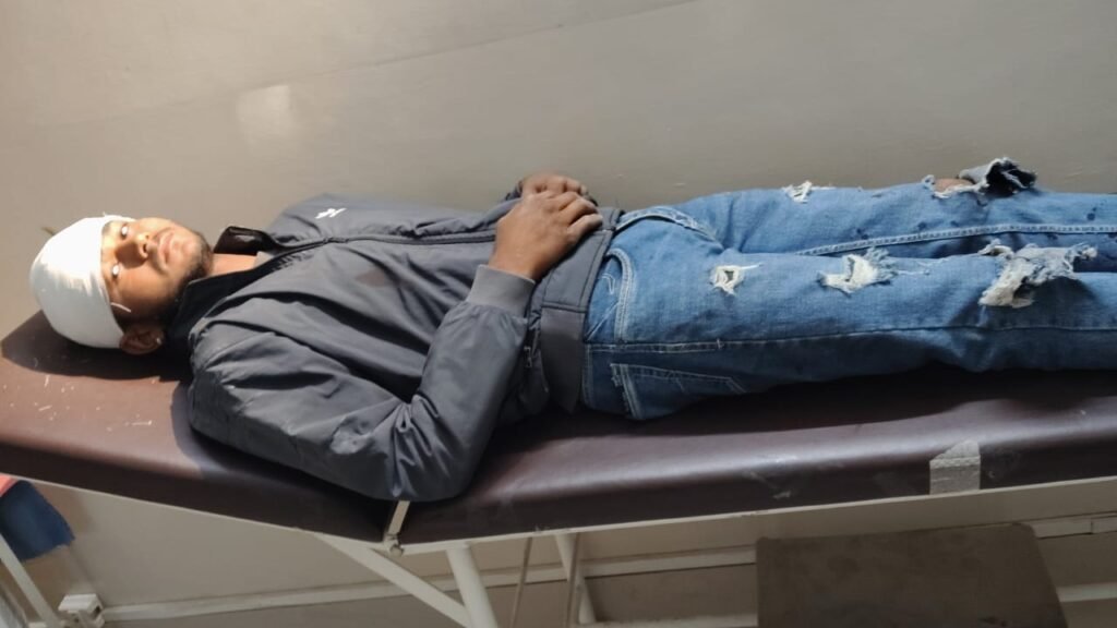 तेज रफ्तार कार ने बाइक सवार को मारी टक्कर, युवक गंभीर रूप से घायल