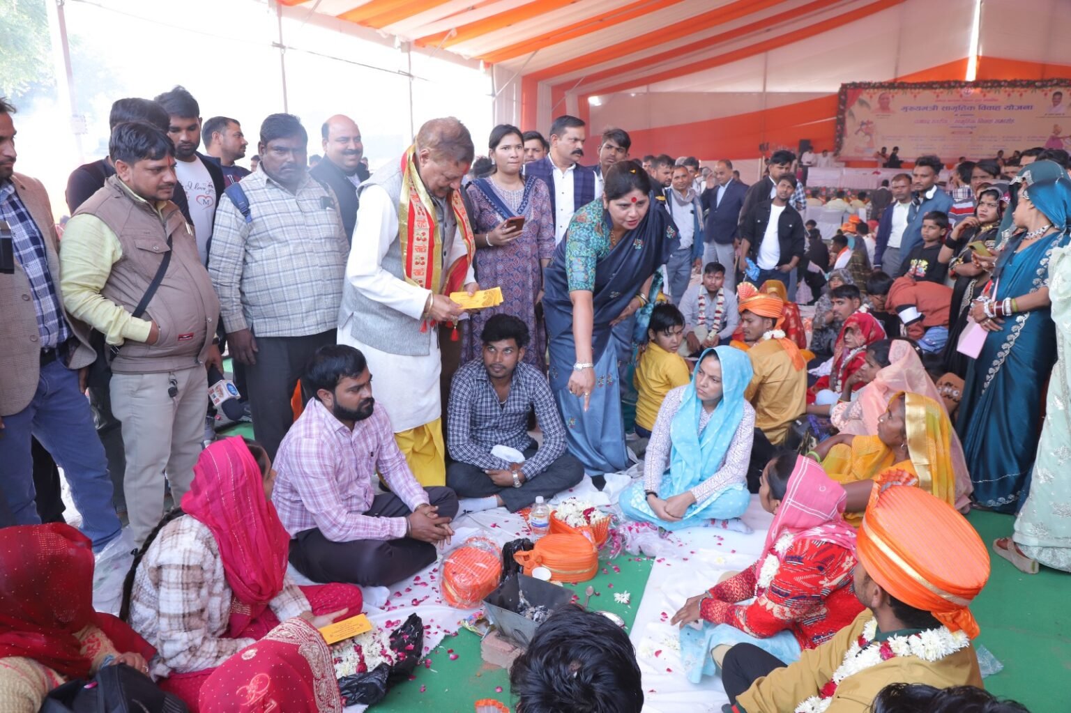 मथुरा में मुख्यमंत्री सामूहिक विवाह कार्यक्रम सम्पन्न,260 जोड़ों ने लिए सात फेरे, संतों व जनप्रतिनिधियों ने दी शुभकामनाएं