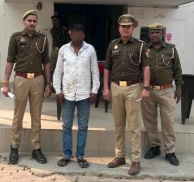 निबोहरा पुलिस की बड़ी सफलता: हिस्ट्रीशीटर अभियुक्त अवैध तमंचा व कारतूस सहित गिरफ्तार, दो फरार