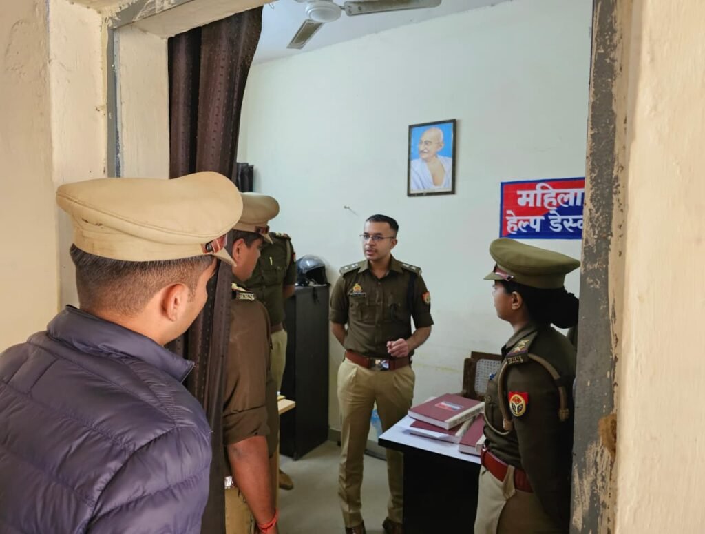 डीसीपी अभिषेक अग्रवाल ने डौकी तथा बमरौली कटारा क्षेत्र में मिशन शक्ति केंद्रों का किया निरीक्षण, दिए आवश्यक दिशा निर्देश