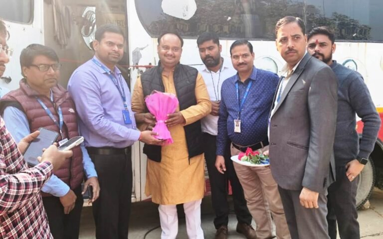 शिविर में 20 ने किया रक्तदान ,रक्तदान दूसरों की जान बचाने का अवसर- अंकुर वर्मा