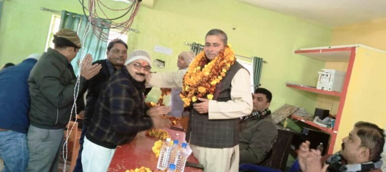 ग्यारहवीं बार जिलाध्यक्ष निर्वाचित होने पर सम्मानित किये गए उदय शंकर शुक्ल