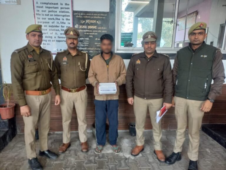 आगरा: नगला पदी चोरी कांड का खुलासा, शातिर चोर गिरफ्तार – 1.02 लाख रुपये नकद बरामद