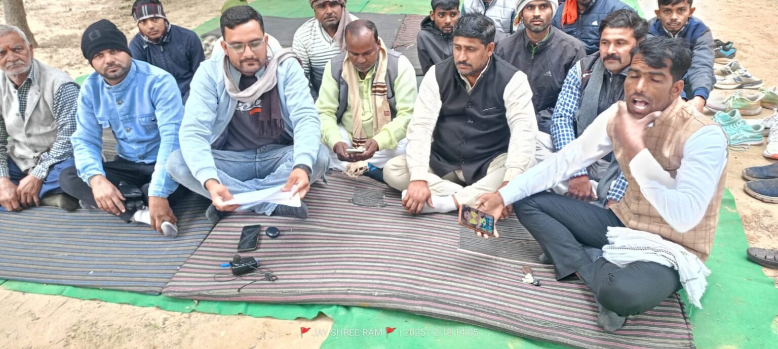 फतेहाबाद में यूरिया संकट पर किसानों ने दिया धरना, शांति पूर्ण सत्याग्रह पर बैठे किसान, कालाबाजारी रोकने की मांग