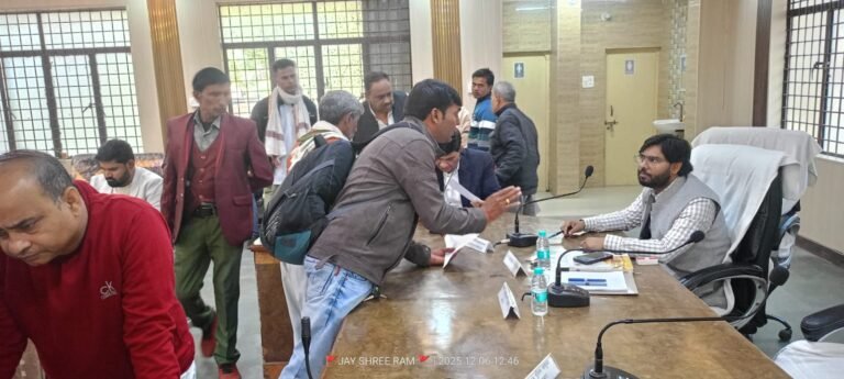 संपूर्ण समाधान दिवस में 40 शिकायत आई, एक भी शिकायत का मौके पर नहीं हुआ निराकरण