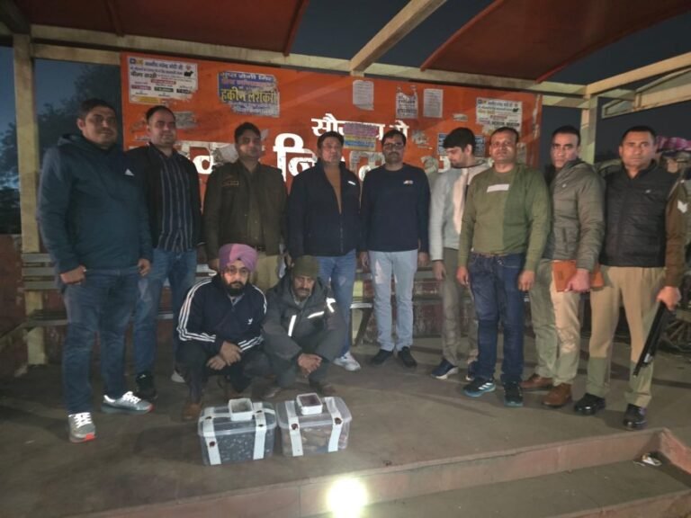 ‘पुष्पा’ स्टाइल में चरस तस्करी! आगरा में 10 किलो चरस के साथ दो तस्कर गिरफ्तार, ‘पुष्पा’ फिल्म से सीखी स्लाइडिंग-हाइडिंग तकनीक