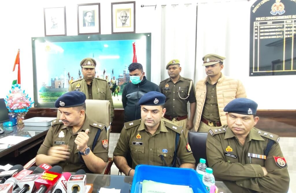 फ्लिपकार्ट कंपनी के रिटर्न सामान को अवैध रूप से थर्ड पार्टी को बेचकर कर रहा था अवैध कमाई, आरोपी के कब्जे से 152 जोड़ी जूते बरामद