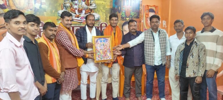 बस्ती से साइकिल यात्रा कर मां वैष्णो देवी के दर्शन कर लौटे प्रियांशु सिंह का भव्य हुआ स्वागत