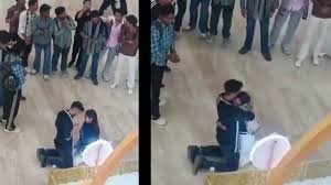 गाजियाबाद: मॉल में Gen Z जोड़े की ‘चट मंगनी पट ब्याह’! प्रपोजल के बाद सिंदूर-मंगलसूत्र से पूरी हुई शादी, साक्षी बने तमाशबीन, वीडियो वायरल