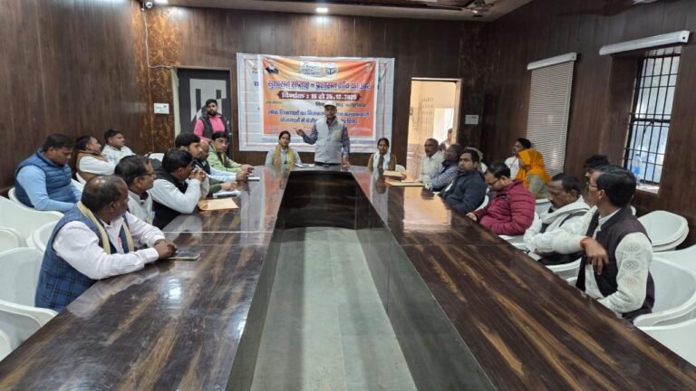 सुशासन सप्ताह: प्रशासन गांव की ओर………… ब्लाक फतेहाबाद में ब्लाक स्तरीय शिविर आयोजित, एडीओ पंचायत नरेंद्र पाल सिंह ने दिए समयबद्ध निस्तारण के निर्देश