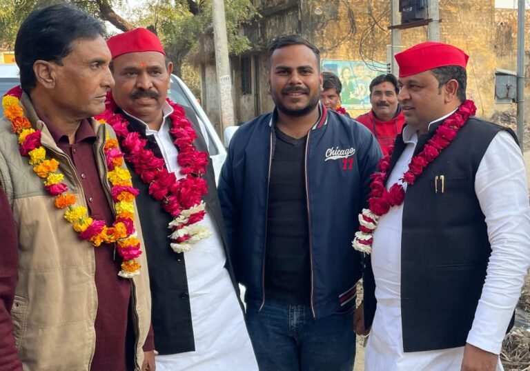 फतेहाबाद में सपा जिलाध्यक्ष का कार्यकर्ताओं ने किया स्वागत