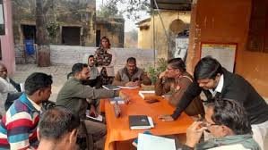 अलीगढ़: समाधान दिवस में राजस्व अधिकारी-लेखपाल अनुपस्थित, भूमि विवाद लेकर आए फरियादी निराश लौटे