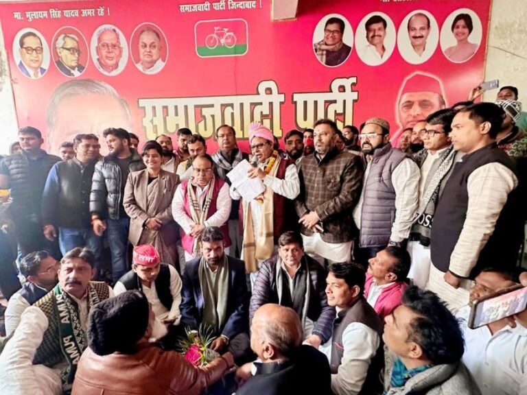 आगरा: समाजवादी पार्टी के नए महानगर अध्यक्ष शब्बीर अब्बास का भव्य स्वागत, कार्यकर्ताओं में जोश का माहौल