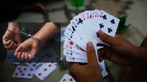 आगरा में जुआ साम्राज्य पर पुलिस का शिकंजा! गैंगस्टर एक्ट के नामी जुआरियों में सनसनी, घर-घर दस्तक से अफरा-तफरी