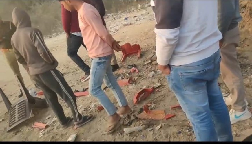 आगरा: रुनकता में ठाकुर पार्किंग यार्ड के पास दिनदहाड़े लाठी-डंडों से हमला, 3.5 लाख के लेन-देन विवाद में दो युवक गंभीर घायल! हमलावर फरार