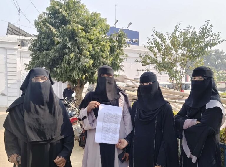 देवर पर साजिश करके जमीन का हिब्बानामा करा लेने का आरोप, पीड़ित आसमा ने एसपी से किया न्याय दिलाने की मांग