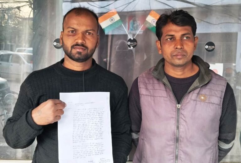 लकड़ी काटने गये मजदूरों को मारा पीटाः एसपी से लगाया न्याय की गुहार