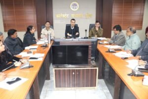 राजस्व कार्यों में लापरवाही पर सख्त कार्रवाई: हल्कावार प्रगति असंतोषजनक पाए जाने पर सबलगढ़ अनुभाग के दो पटवारी निलंबित