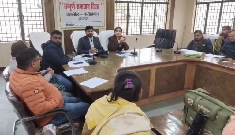 एसडीएम फतेहाबाद ने बी एल ओ की ली बैठक