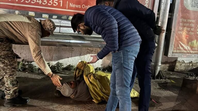 सड़क पर सोने वालों को उठाएगी निगम की गाड़ी, सुलाएगी रैन बसेरों में