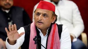 सुप्रीम कोर्ट का बड़ा फैसला: यूजीसी के नए नियमों पर अंतरिम रोक! पुराने 2012 नियम लागू रहेंगे, केंद्र को नोटिस – अखिलेश यादव ने किया स्वागत, कहा ‘सच्चा न्याय किसी के साथ अन्याय नहीं’