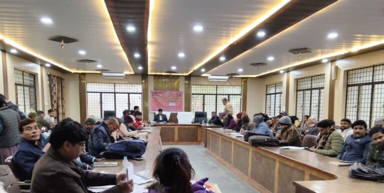 खेतों में जाकर होगा रबी फसलों का डिजिटल सर्वे, तहसील सभागार फतेहाबाद में दिया गया डिजिटल क्रॉप सर्वे का प्रशिक्षण