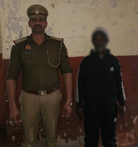 “आगरा पुलिस की बड़ी सफलता: जेब कातने वाला शातिर आरोपी गिरफ्तार” 7500 रुपए व मोटरसाइकिल बरामद